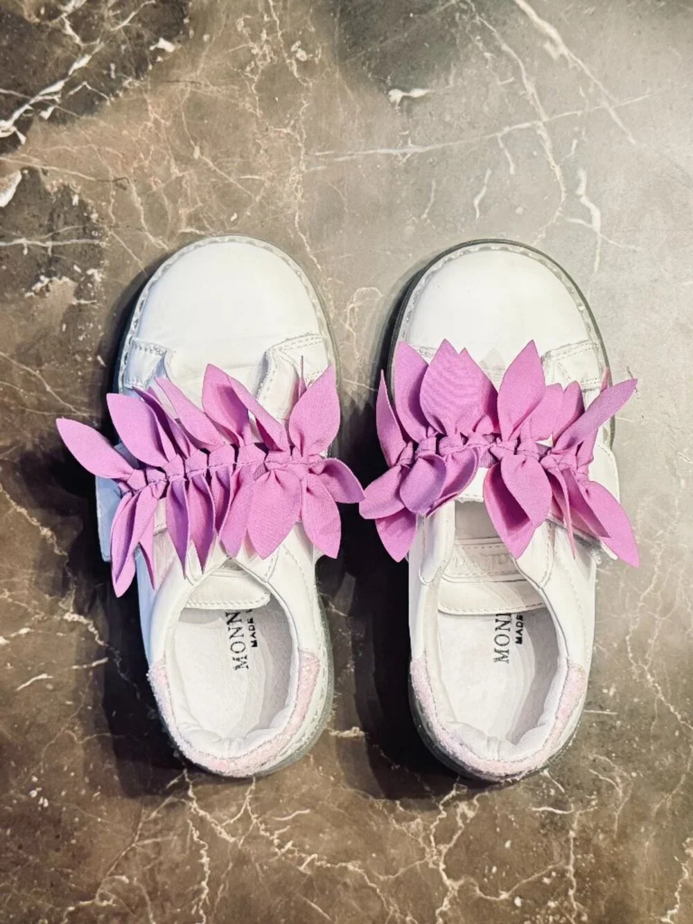 MONA LISA GIRL'S WHITE LEATHER SNEAKERS WITH LAVENDER PETALS, LOOP & HOOK